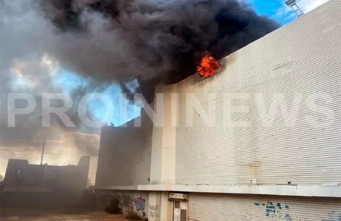Υπό έλεγχο η φωτιά σε μεγάλο σουπερμάρκετ στην Καβάλα - Βίντεο, Φωτό