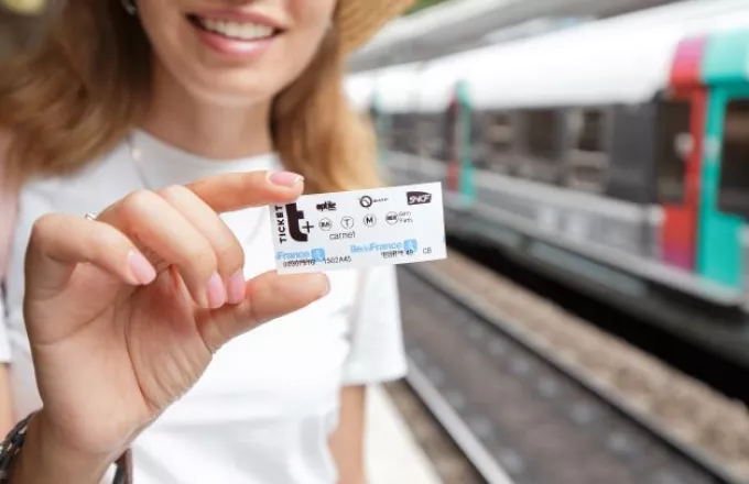 Χάρτινο εισιτήριο στο μετρό του Παρισιού