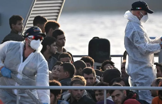 Ιταλία: Και το Geo Barents στο λιμάνι της Κατάνης με 572 πρόσφυγες 