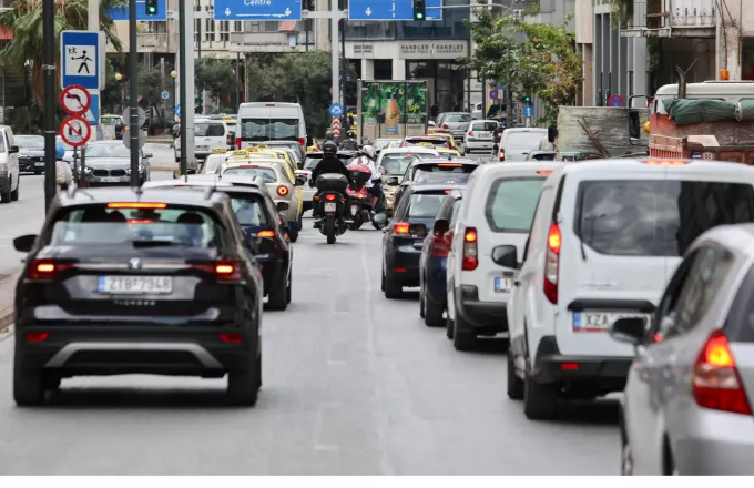 Κίνηση τώρα: Κυκλοφοριακό «κομφούζιο» στον Κηφισό και κέντρο Αθήνας