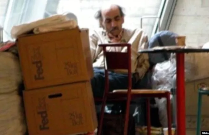 Ο Ιρανός που ενέπνευσε την ταινία «Terminal» πέθανε στο αεροδρόμιο όπου έζησε για 18 χρόνια