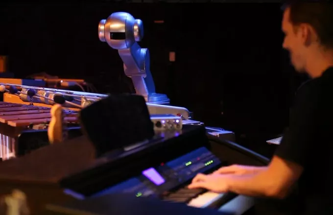 Το Ρομπότ Σίμον στο Μέγαρο Μουσικής