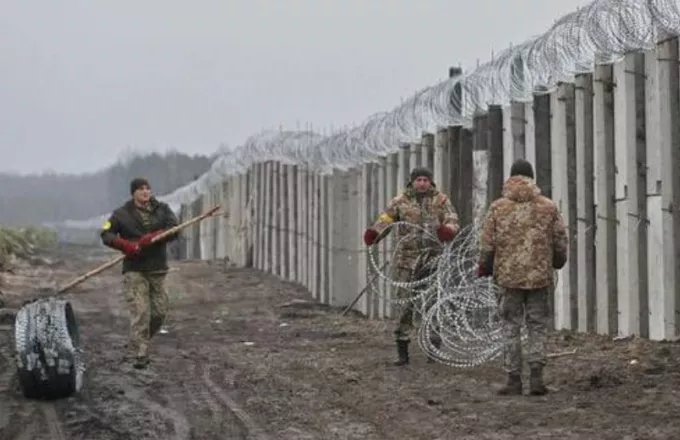 Η Ουκρανία χτίζει τείχος στα σύνορα με τη Λευκορωσία