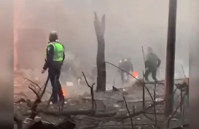 Κίεβο: Βίντεο λίγα λεπτά μετά τη ρωσική επίθεση με τουλάχιστον τρεις νεκρούς 