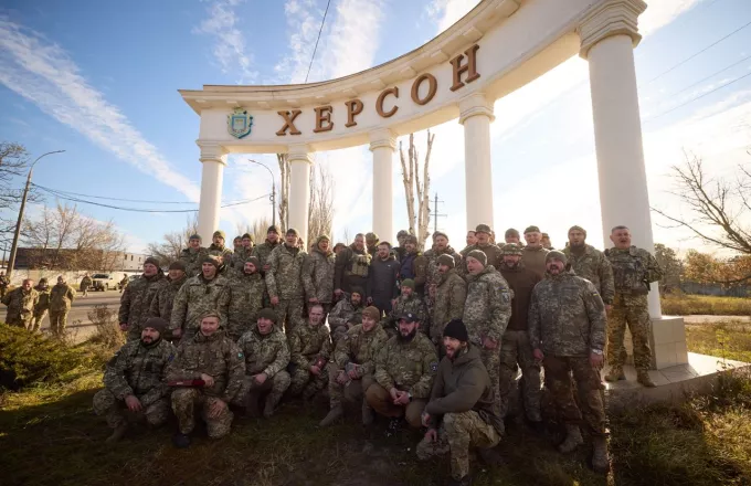 Χερσώνα: Ο Ζελένσκι παρασημοφόρησε Ουκρανούς στρατιώτες -  Δείτε φωτό 