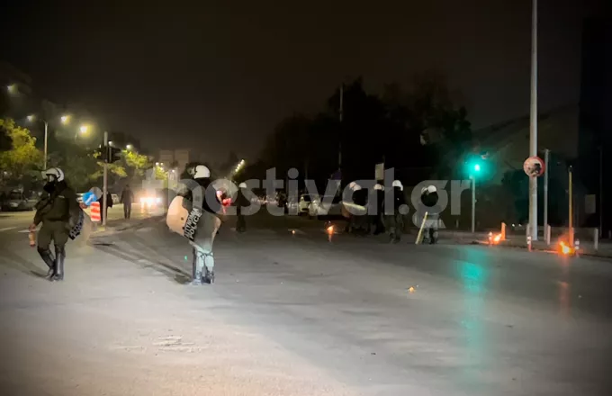 Επεισοδιακή νύχτα στη Θεσσαλονίκη: Επίθεση με μολότοφ σε διμοιρία των ΜΑΤ 
