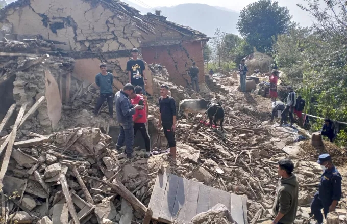 Σεισμός 5,6 βαθμών στο Νεπάλ: Τουλάχιστον 1 νεκρός και καταστροφές σπιτιών