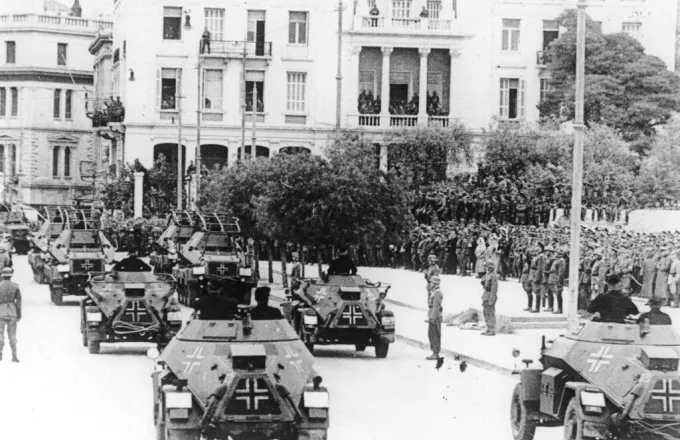 Τα γερμανικά στρατεύματα εισέρχονται στην Αθήνα