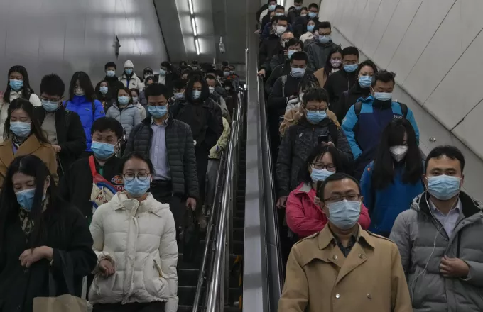 «Τέλος εποχής» για της Covid στο Πεκίνο - Αίρεται η υποχρεωτική χρήση μάσκας στο μετρό 