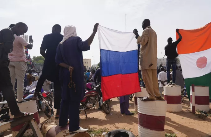 Το Παρίσι καταδίκασε τη βία κατά της γαλλικής αποστολής στον Νίγηρα | ΣΚΑΪ