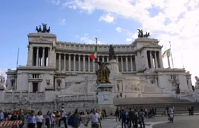 Τουρίστες στη Ρώμη πλήρωσαν €119,34 για 3 χοτ ντογκ, 1 σάντουιτς, 4 αναψυκτικά και 1 νερό (pic)