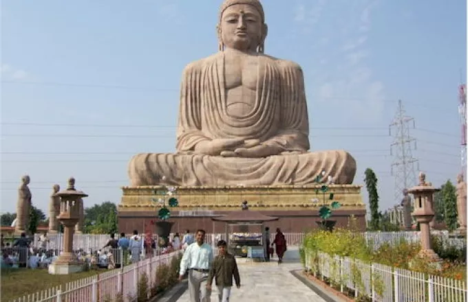 Γιγαντιαίο άγαλμα του Βούδα