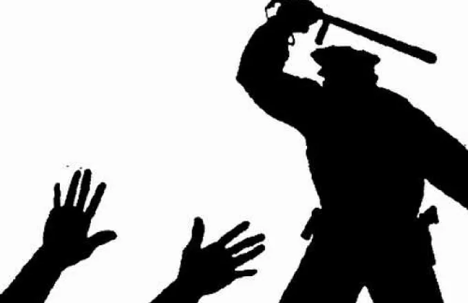 Guardian: Συλληφθέντες καταγγέλλουν βασανιστήρια στη ΓΑΔΑ 