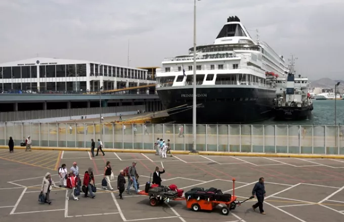 Κορωνοϊός: Δυο ύποπτα κρούσματα σε κρουαζιερόπλοιο με 6.000 επιβάτες έξω από τη Ρώμη