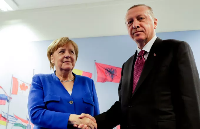 Το Βερολίνο αναστέλλει τις εξαγωγές όπλων στην Τουρκία λόγω Συρίας