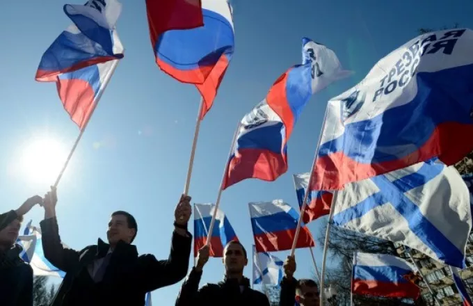 Κορυφαίους Ρώσους αξιωματούχους βάζουν στο στόχαστρό τους οι κυρώσεις της ΕΕ