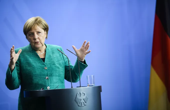 Handelsblatt: Η Μέρκελ δεν θέλει Γερμανό πρόεδρο στην ΕΚΤ
