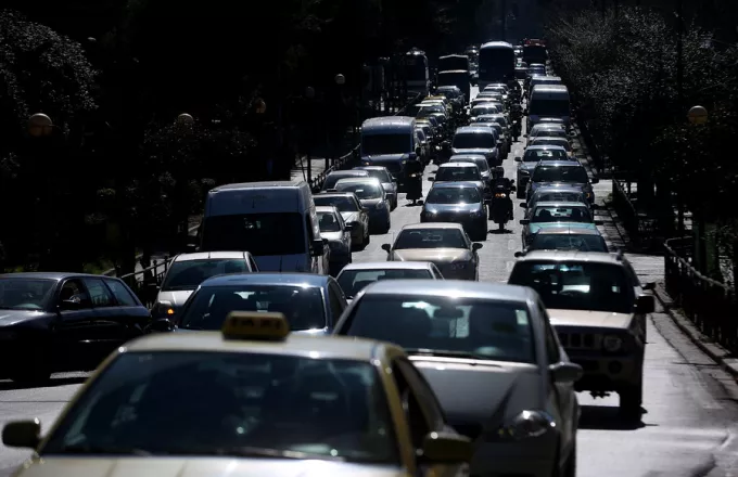 Σχεδόν ένα εκατομμύριο οχήματα ανασφάλιστα στους δρόμους