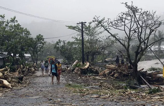 Φίτζι: Ένας άντρας και ένα βρέφος 3 μηνών σκοτώθηκαν από τον κυκλώνα- Καταστράφηκαν χωριά  