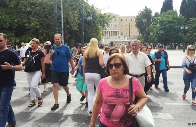 Reuters: Η Ελλάδα θα αντιμετωπίζει τις επιπτώσεις της λιτότητας για χρόνια
