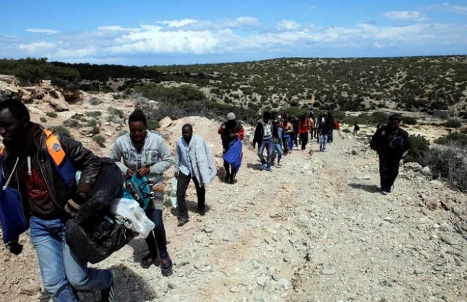 Διακόσιοι πρόσφυγες σε ένα 3ωρο στην Ελλάδα– Χιλιάδες στα τουρκικά παράλια