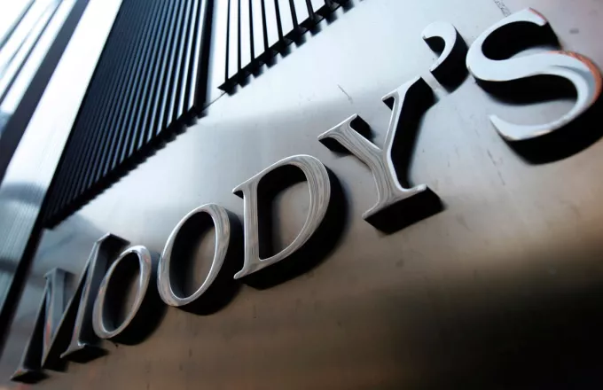 Moody's: Αναβάθμιση της Ελλάδας κατά δύο βαθμίδες