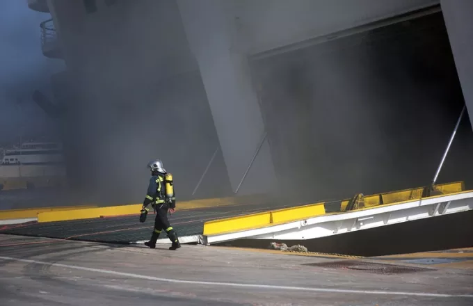 Έσβησε μετά από τέσσερις μέρες η φωτιά στο πλοίο Ελευθέριος Βενιζέλος