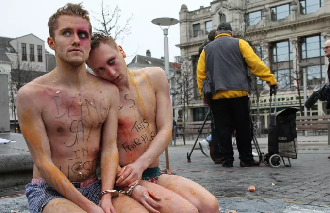 Ρωσικό portal ζητά από χρήστες να κυνηγούν και να βασανίζουν γκέι!