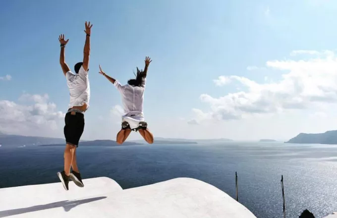 Ζήσε την εμπειρία: Πέφτει η αυλαία των εγγραφών στο Santorini Experience