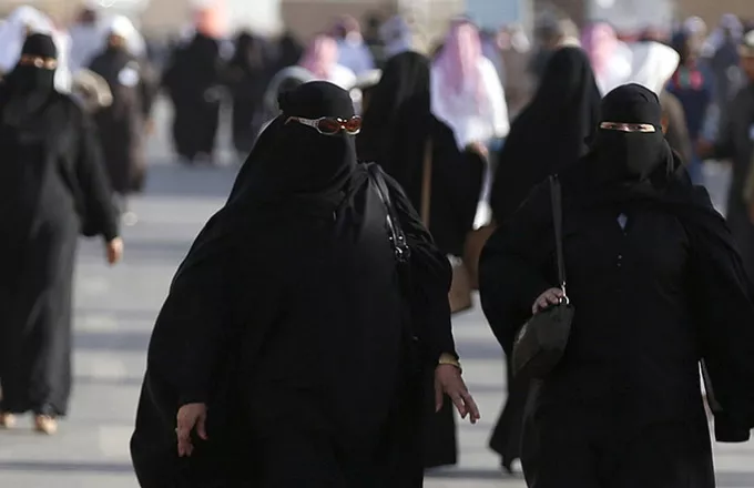 Η Σαουδική Αραβία ποινικοποιεί τη σεξουαλική παρενόχληση