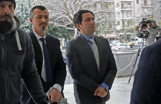 Μη έκδοση των δύο πρώτων τούρκων αξιωματικών πρότεινε η αντεισαγγελέας