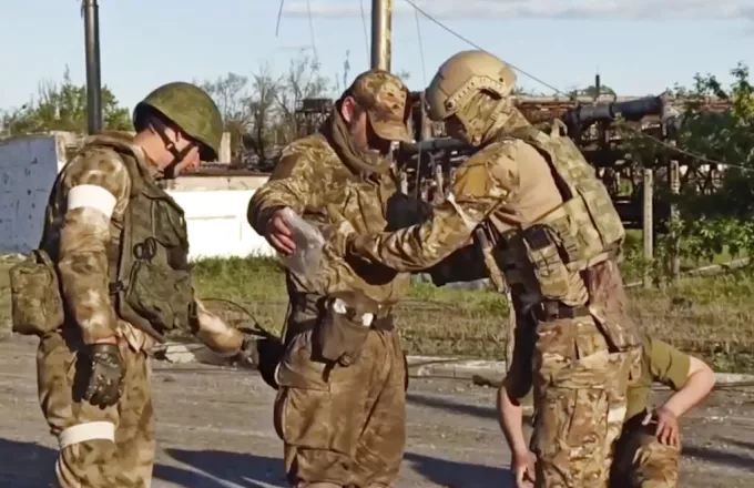 Μόσχα: Παραδόθηκαν άλλοι 694 Ουκρανοί μαχητές του Αζοφστάλ