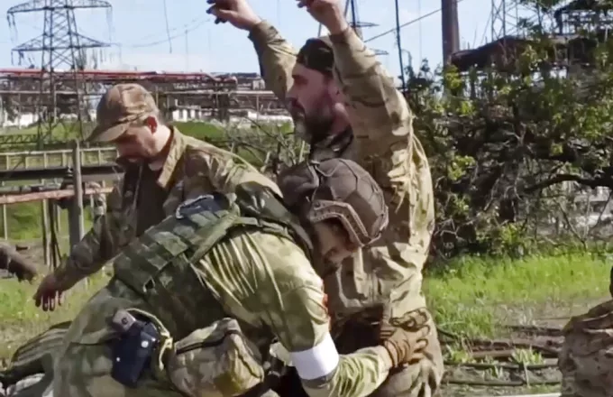Θρίλερ με το μέλλον των περίπου 1.000 Ουκρανών μαχητών του Αζοφστάλ που παραδόθηκαν