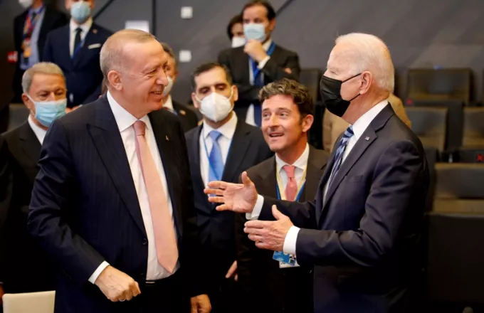Αξιωματούχος ΗΠΑ: Ο Μπάιντεν θα τα ψάλλει στον Ερντογάν - «Μην προκαλείς κρίσεις»