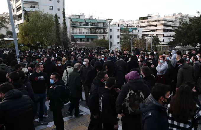 Βολές ΝΔ κατά ΣΥΡΙΖΑ μετά από την ανακοίνωση Δήμου Νέας Σμύρνης για τις συναθροίσεις