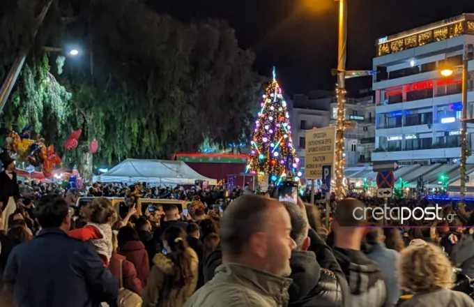 Ηράκλειο: Σε εορταστικούς ρυθμούς η πόλη - Φωταγωγήθηκε το Χριστουγεννιάτικο δέντρο