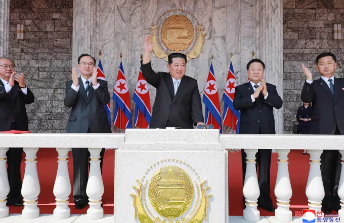 Β. Κορέα: Ο Κιμ Γιονγκ Ουν παρακολούθησε τη δοκιμή ενός νέου οπλικού συστήματος 