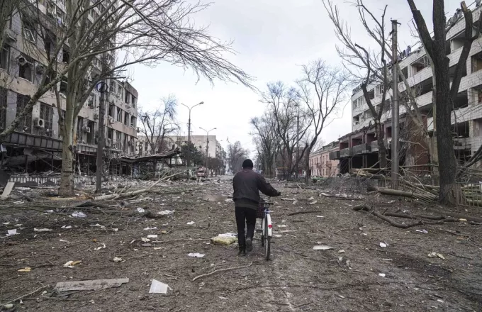 Κίεβο: Πάνω από 1.500 άμαχοι σκοτώθηκαν στους ρωσικούς βομβαρδισμούς στη Μαριούπολη