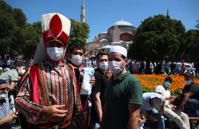 Απομακρύνεται από τη Δύση ο Ερντογάν - Παγκόσμια κατακραυγή για την Αγιά Σοφία 