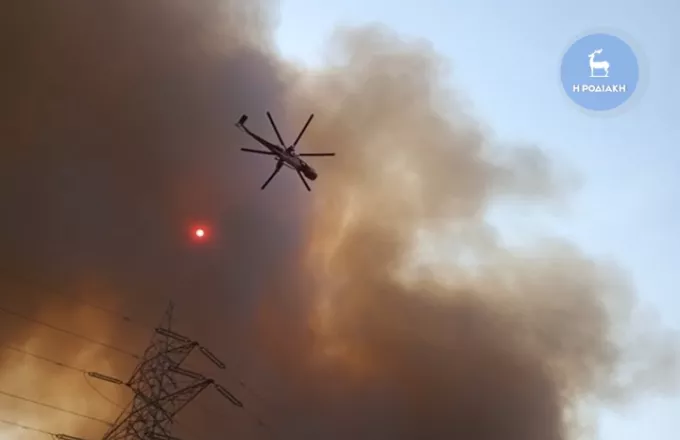 Περιφερειάρχης Νοτίου Αιγαίου σε ΣΚΑΙ 100.3: Σε ύφεση τα μέτωπα της πυρκαγιάς στην Ρόδο