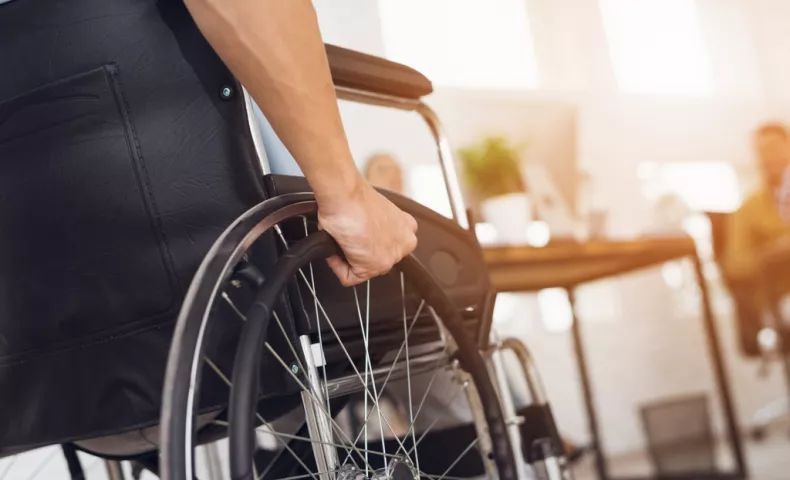Aποϊδρυματοποίηση των Ατόμων με αναπηρία μέσω των στεγών υποστηριζόμενης διαβίωσης