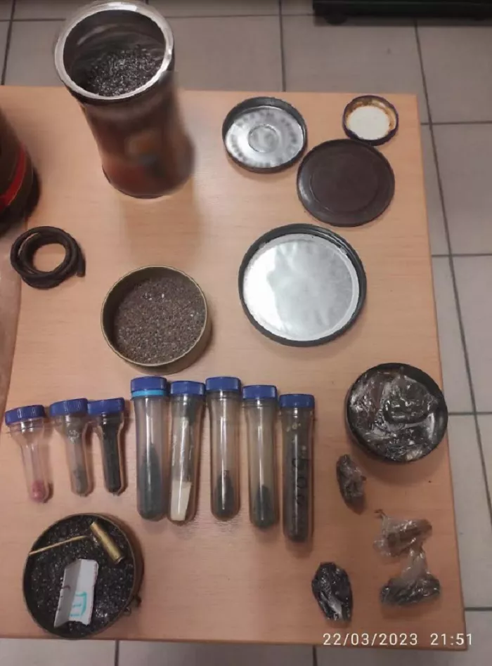 Σοκαριστικά ευρήματα της ΕΛ.ΑΣ – Δύο οπλοστάσια στην Έδεσσα (ΦΩΤΟ)