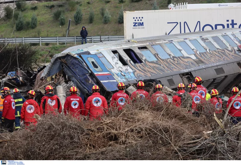 Συνεχίζονται οι έρευνες στο τρίτο βαγόνι