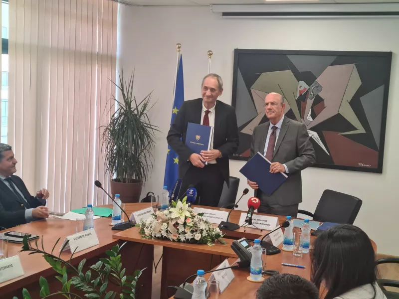 Καμίλ Ζίγκλερ Εκτελεστικός Πρόεδρος ΟΠΑΠ και Πρόεδρος ΟΠΑΠ Κύπρου, Μάκης Κεραυνός Υπουργός Οικονομικών Κύπρου