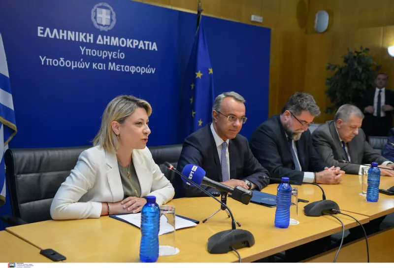 Τελετή παράδοσης – παραλαβής στο Υπουργείο Υποδομών και Μεταφορών 