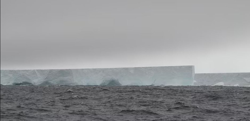 Ανταρκτική: Τεράστιο «πλωτό» παγόβουνο στο μέγεθος του Λονδίνου προκαλεί ανησυχία για ενδεχόμενες μεγάλες καταστροφές - Δείτε βίντεο