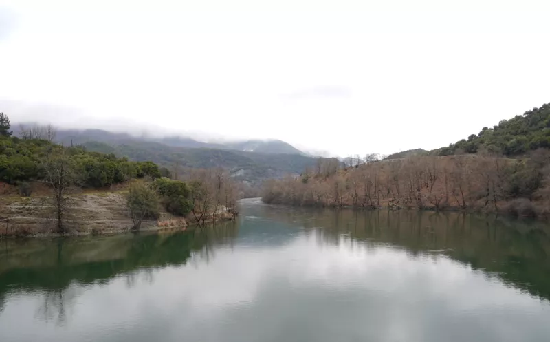 Τεχνητή λίμνη Αλιάκμονα