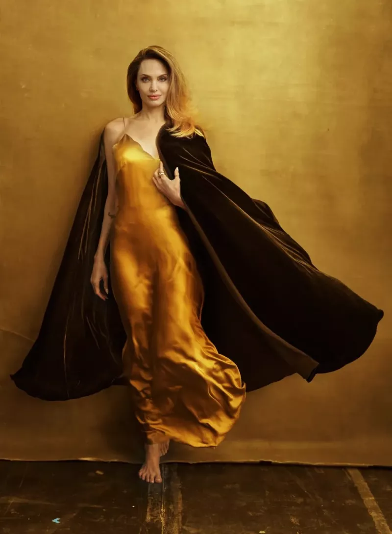Η Angelina Jolie