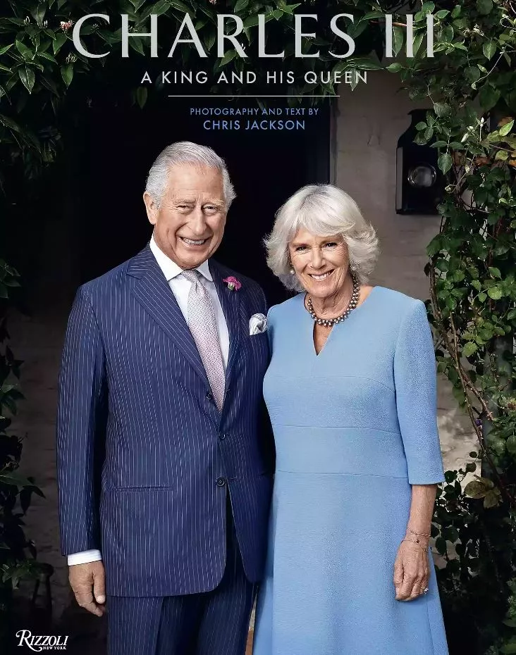To βιβλίο του «Charles III: A King and His Queen»