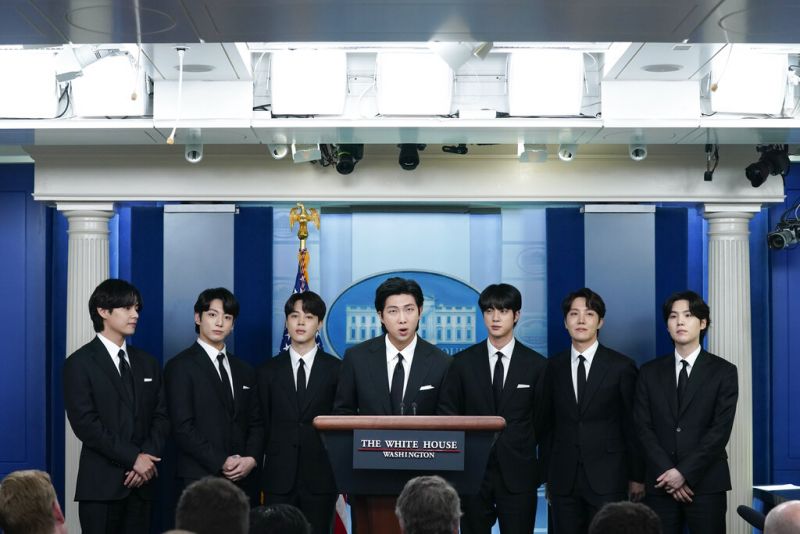 To κορεατικό ποπ super group, BTS μιλά μέσα από τον Λευκό Οίκο.